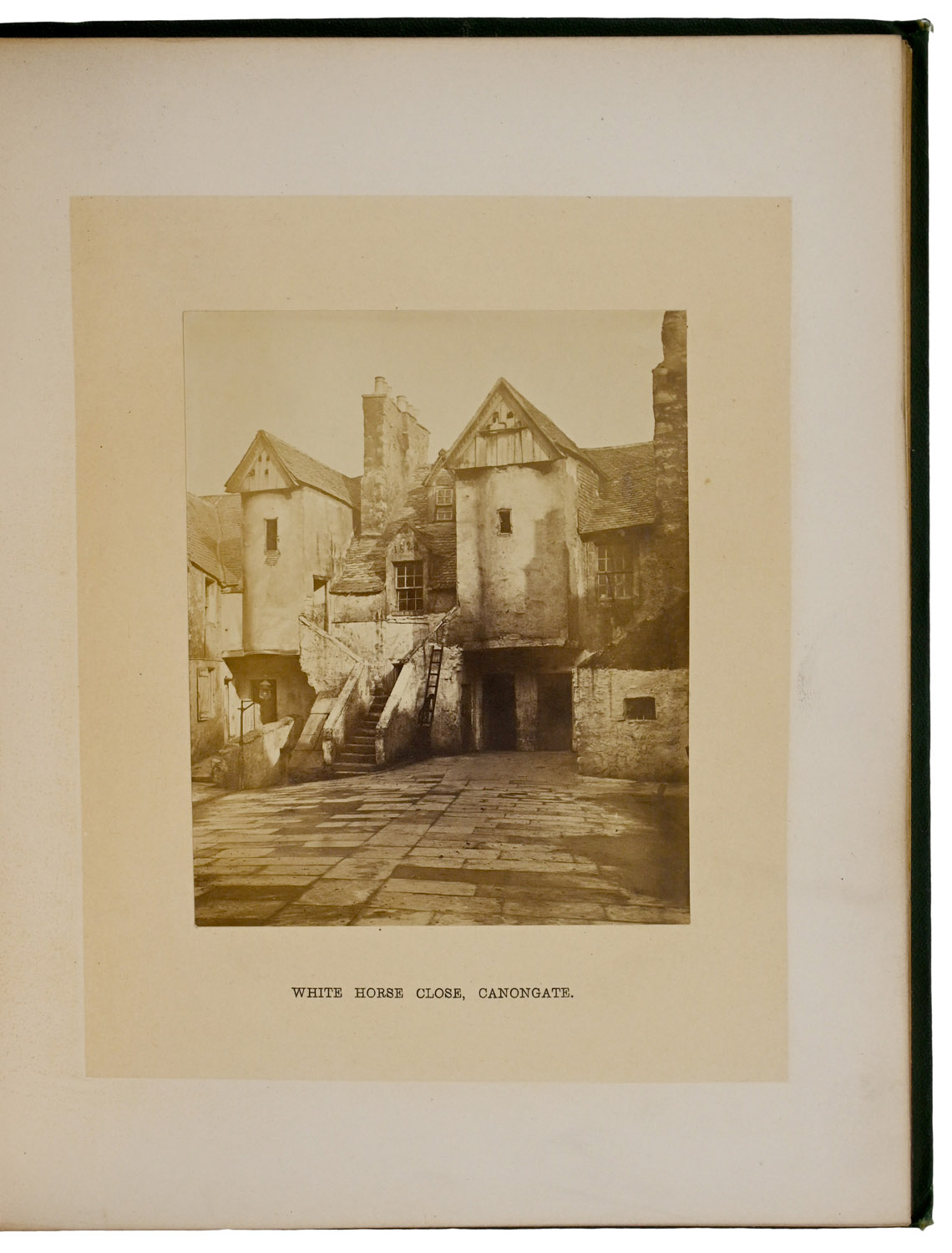 Picturesque "Bits" from Old Edinburgh. A Series of Photographs by Archibald Burns; With Descriptive and Historical Notes by Thomas Henderson.